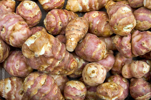 Картината върху платно Fresh Jerusalem Artichokes (sunroot, sunchoke) in market
