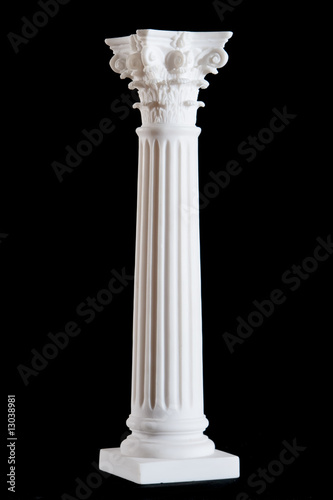 Classical white marble column isolated on black background Fototapet