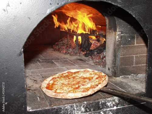Pizza in forno photo
