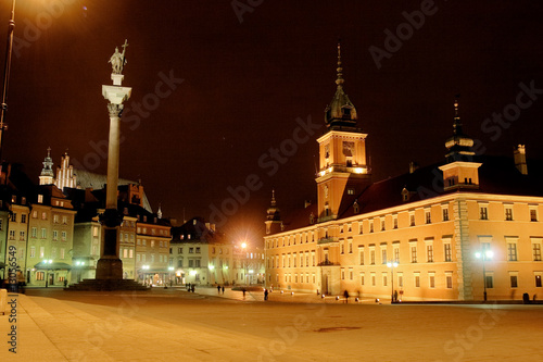 Rathaus von Warschau bei Nacht