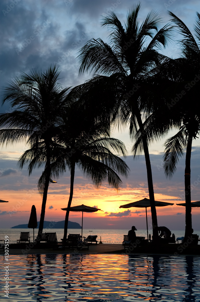 Obraz premium Evening in tropical hotel