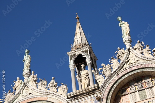 Detail de la basilique Saint Marc a Venise © rudiuk