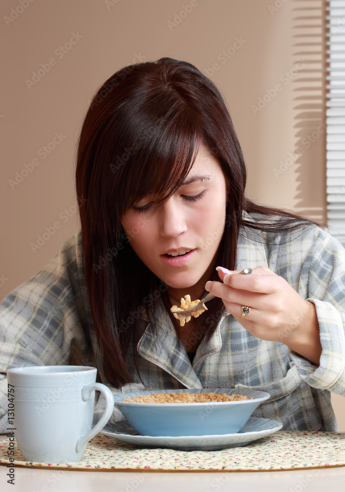 girl having breakfast