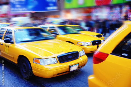 Obraz na plátně new york city - times square - yellow cabs