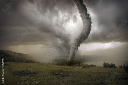 Photo approaching tornado