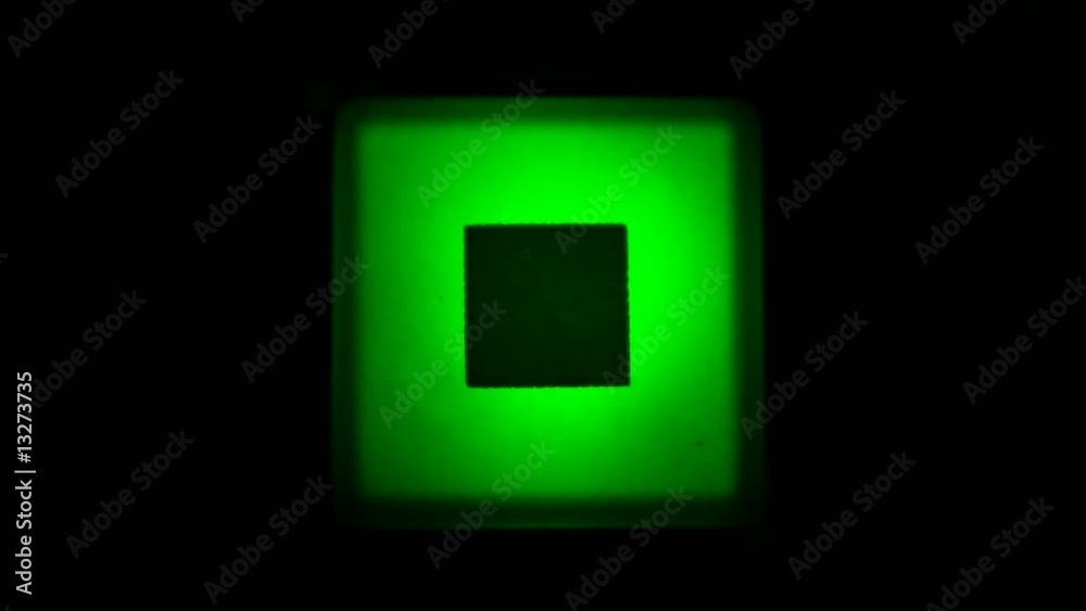 Signal d'autorisation vert, clignotant.