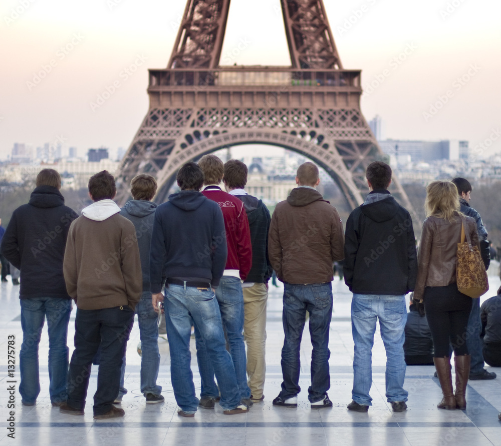 Obraz premium jeunes a paris