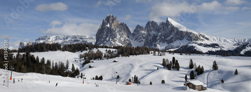 Dolomiten im Winter Panorama