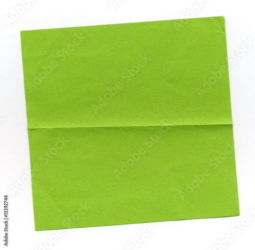 Feuille carrée verte unie pliée