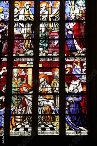 Stained glass, Beaune, Burgundy © Marco Desscouleurs