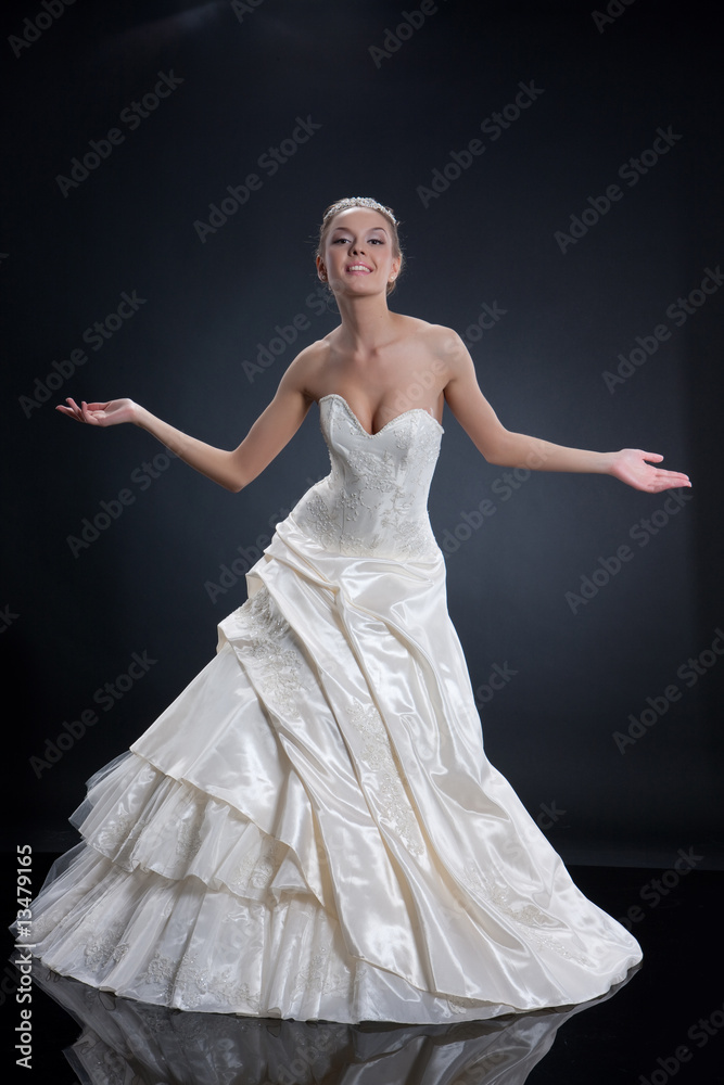 Fototapeta premium Young Bride