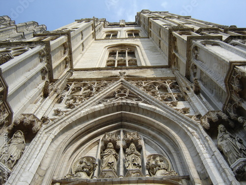 arche de la cathedrale saint michel de bruxelles