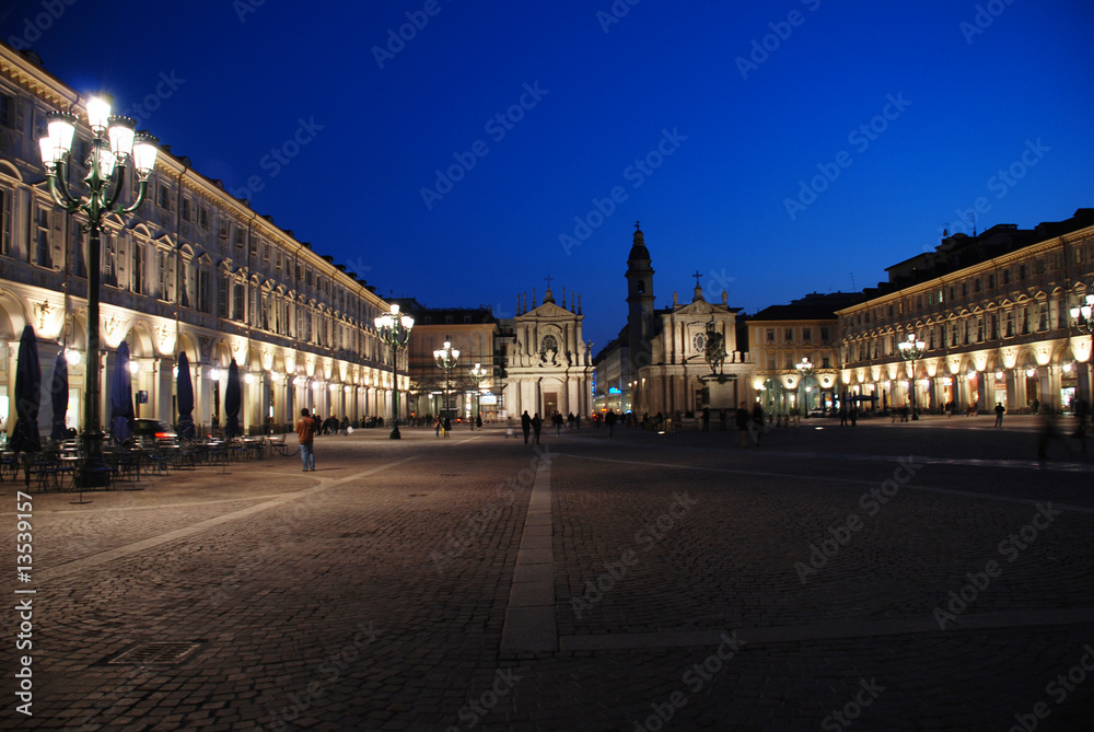 Piazza San Carlo, Torino è il cuore del capoluogo piemontese.