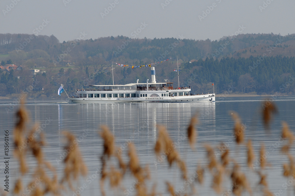 Fototapeta premium Ammersee, Schifffahrt, Herrsching