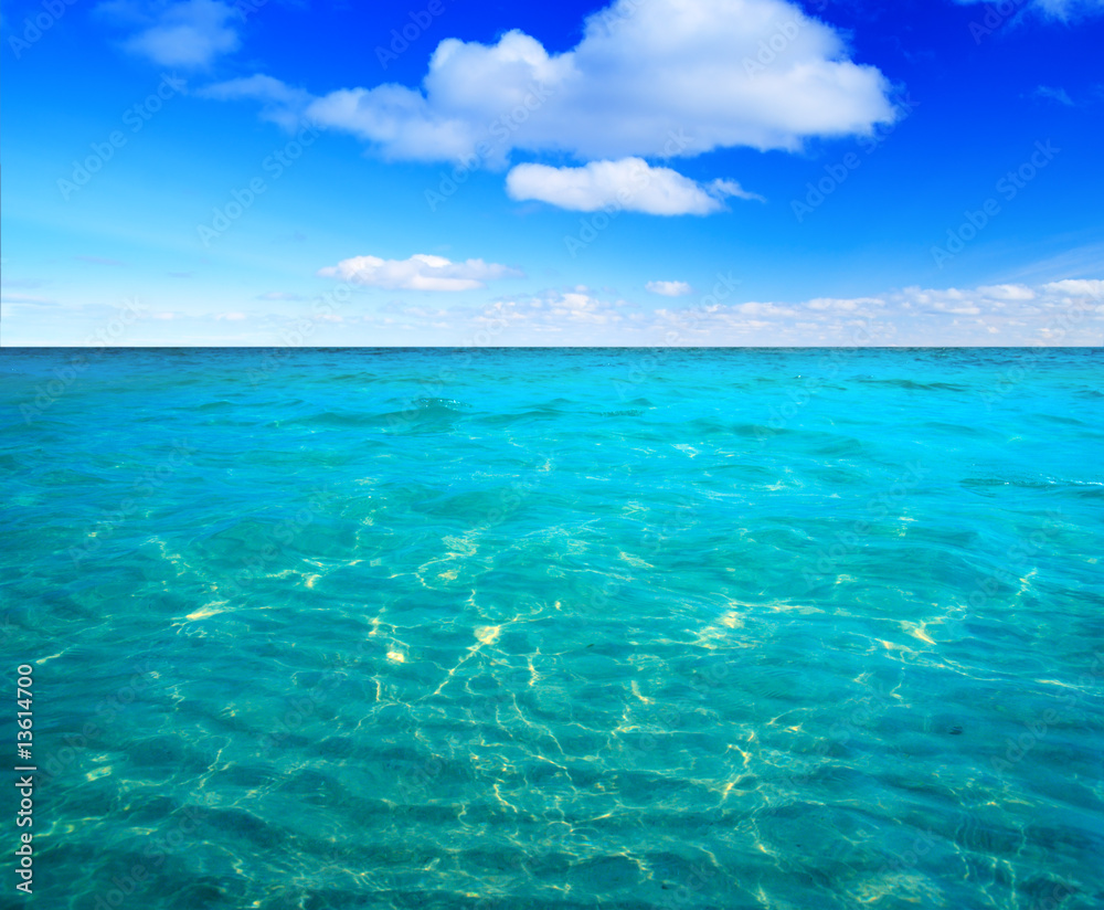 Fototapeta premium oceans water and blue sky