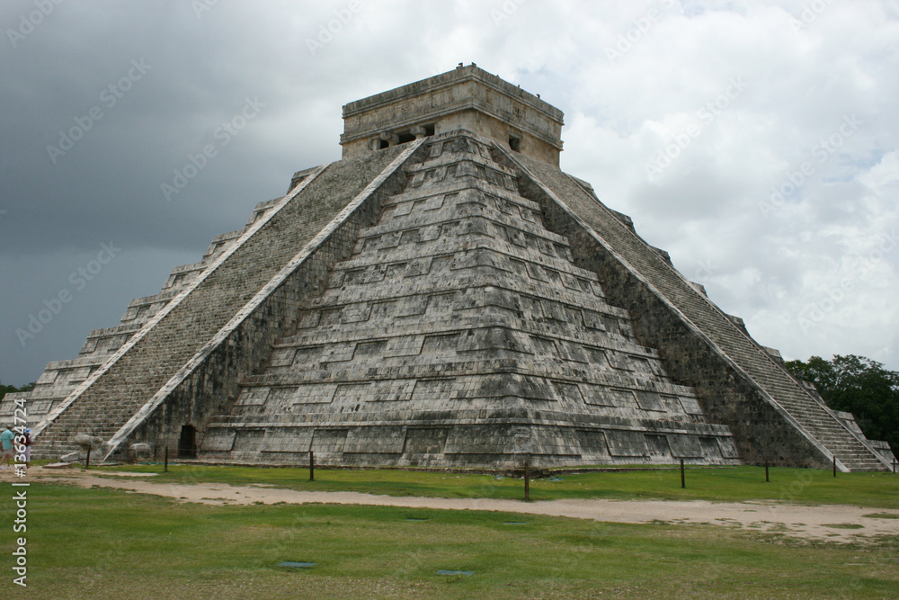 la célèbre pyramide de Chichen Itza au Mexique