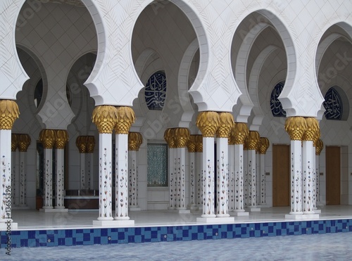 colonnade 01