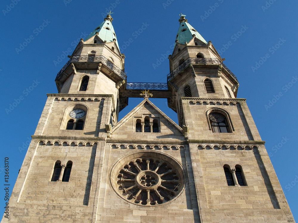 Fototapeta premium Stadtkirche Meiningen mit Kreuzpfennig