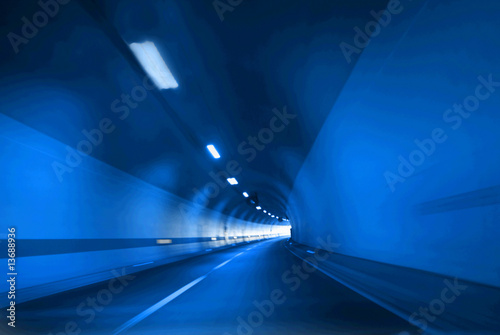 Tunnel © Jellie
