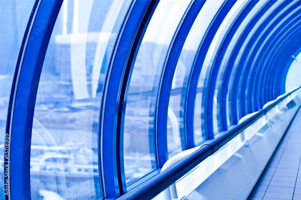 Obraz premium Violet corridor in tube