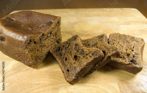 malt loaf on chopping board photo