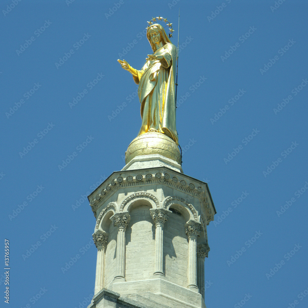 vierge dorée de la cathédrale Notre-Dame des Doms