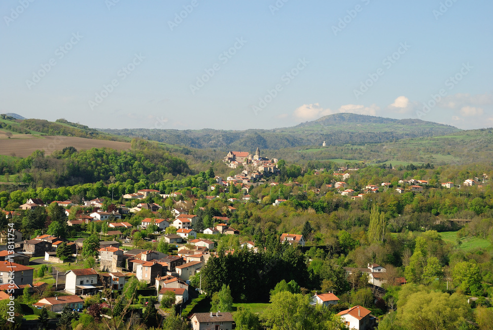 Fototapeta premium Saint Saturnin : village d’Auvergne