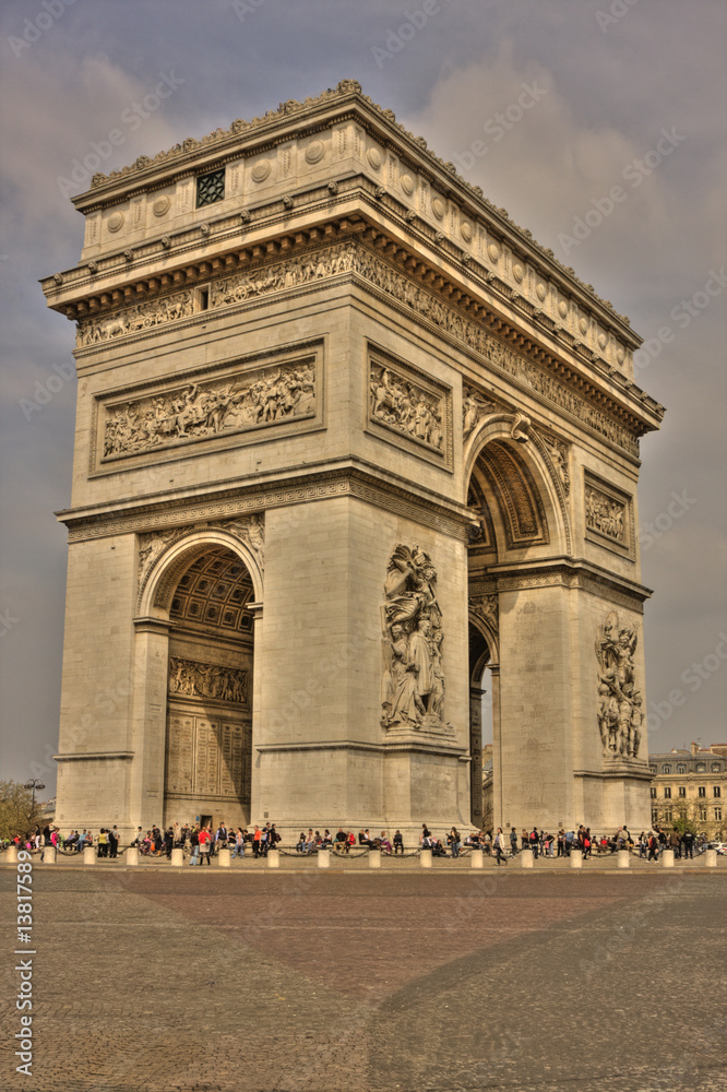 Fototapeta premium The Arc de Triomphe, with no cars on road
