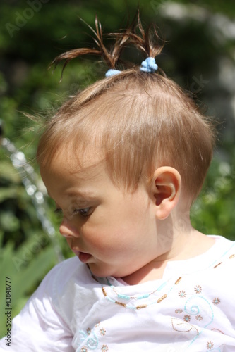 Wallpaper Mural portrait profil de bébé fille Torontodigital.ca