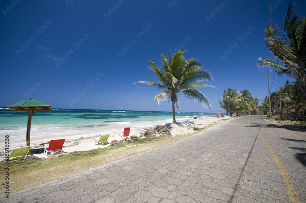 seaside malecon road sallie peachie beach corn island nicaragua