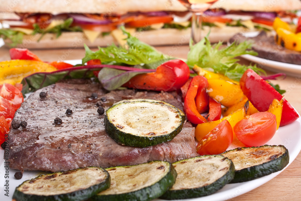 Fototapeta premium tender beef fillet steak with vegetables