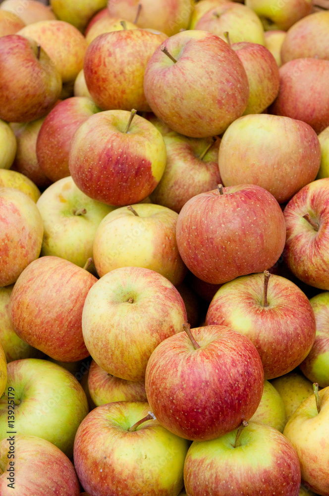 red apples red apples