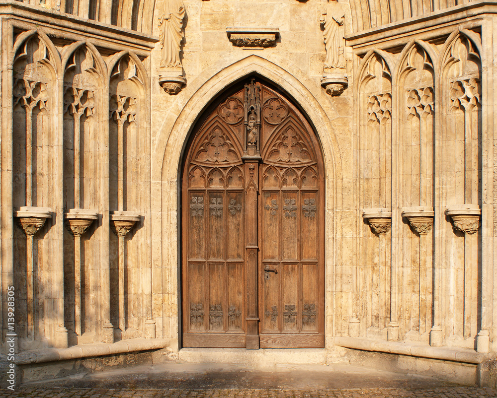 Kirchtür Eingang zur Kirche