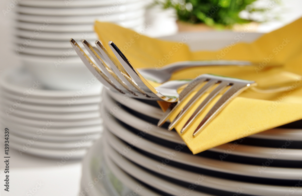 Geschirr und Besteck