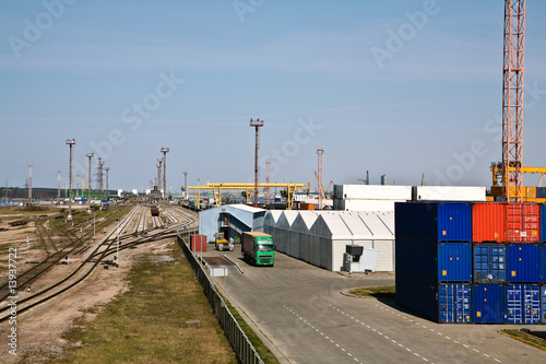 Multimodal transport at port