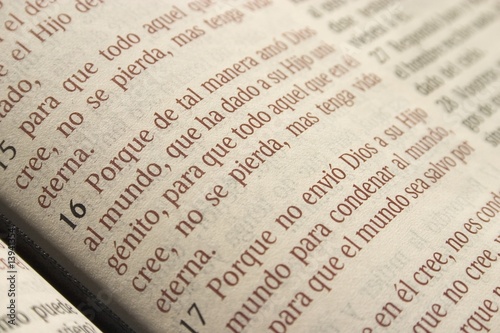 John 3:16 in Spanish Bible photo