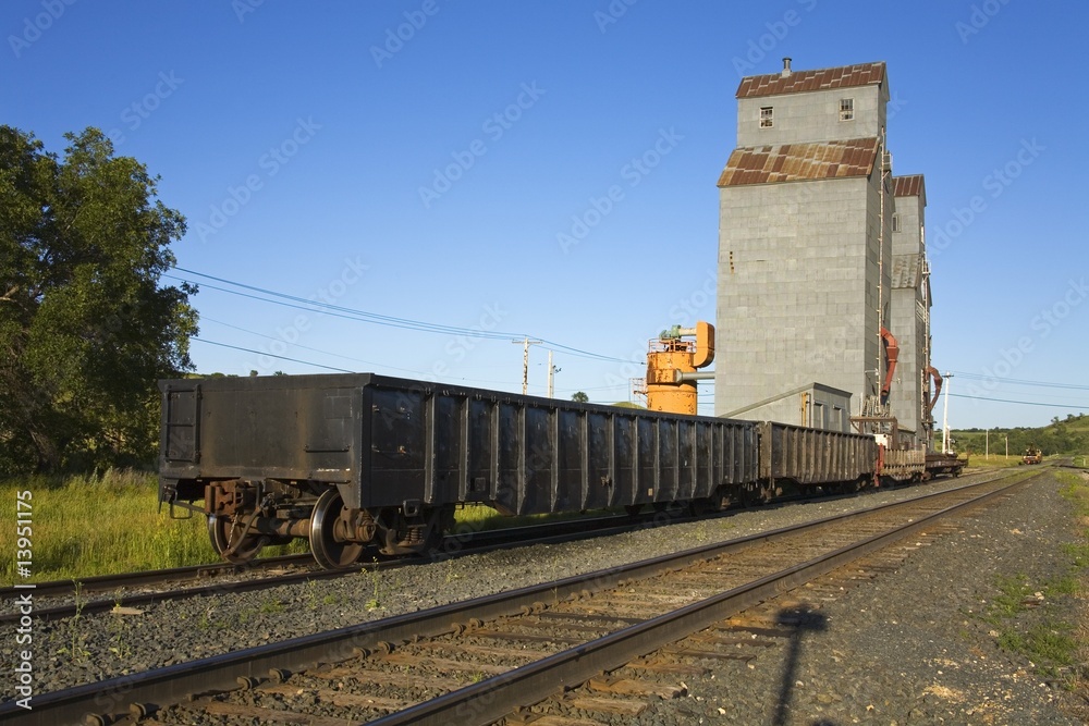 Grain elevator and railway, Valley City, North Dakota, USA.. Stock