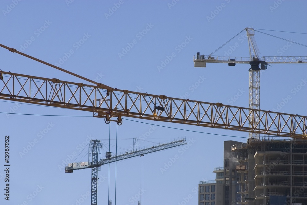 Heavy industrial cranes