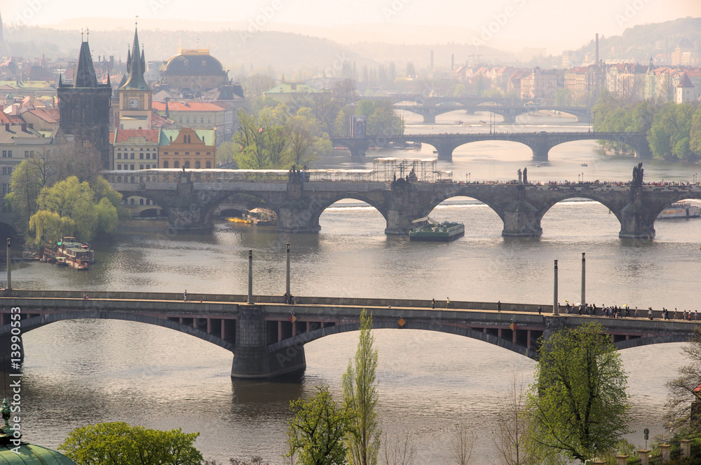 Naklejka premium Prag Brücken von oben - Prague bridges aerial view 09