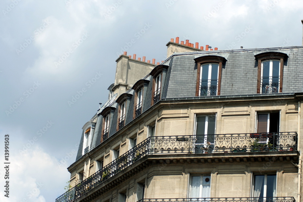 antico edificio a Parigi