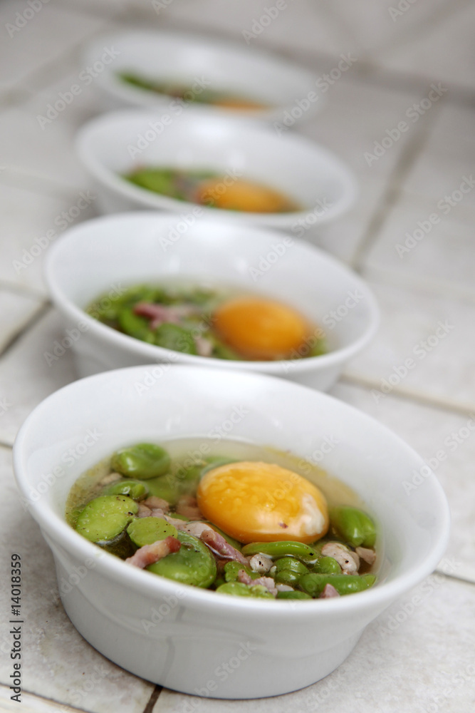 Entrée fève oeuf lardon Entrée fève oeuf lardon