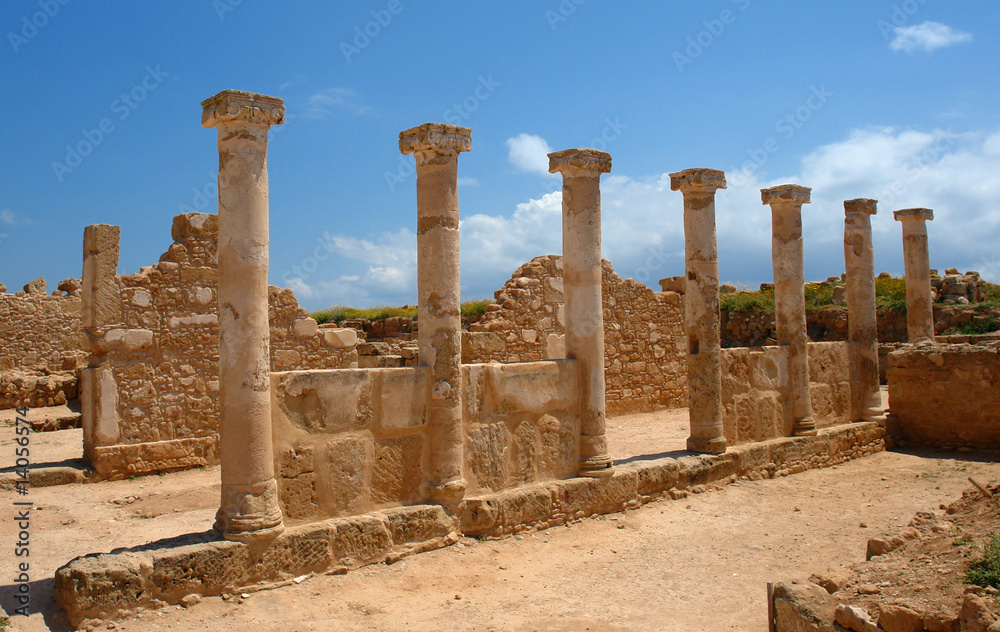 colonnes antiques de paphos, site archéologique de chypre
