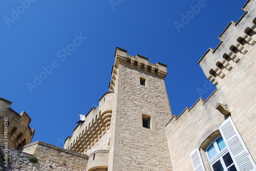 Tour carrée du château de la Barben, sud de la France