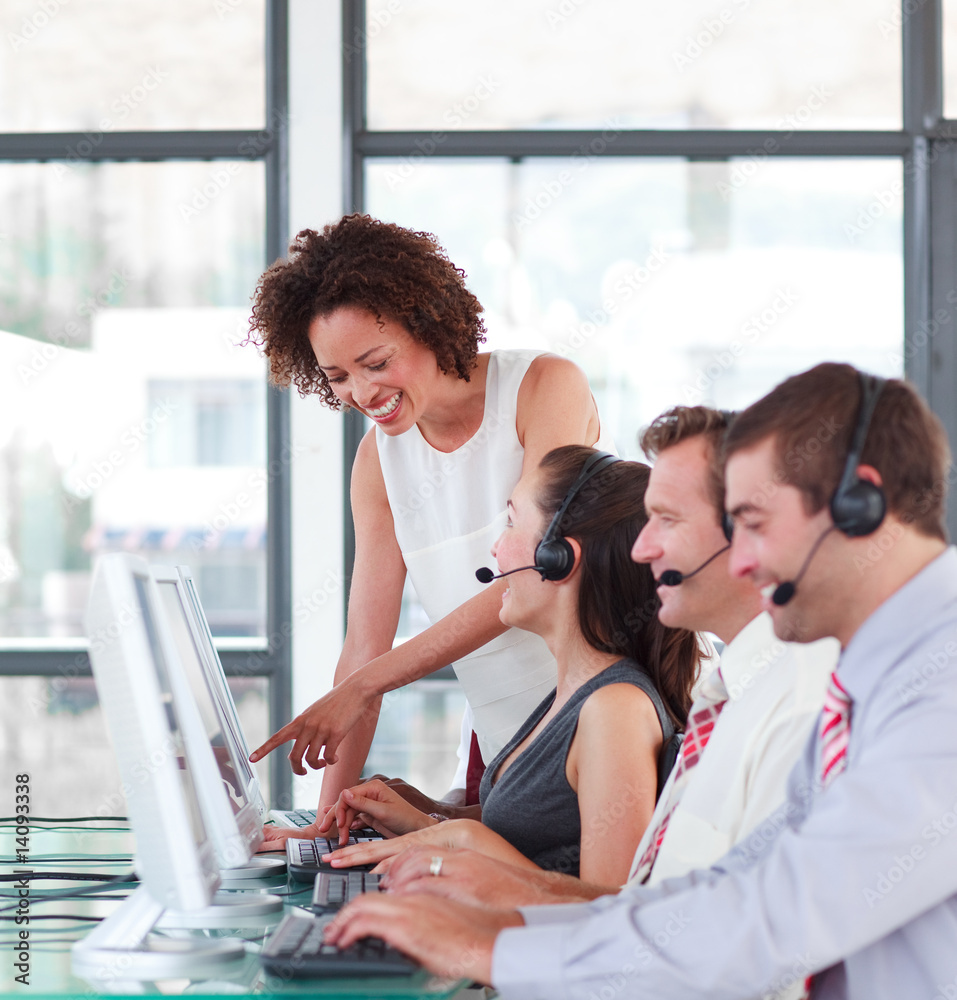 Obraz premium Mixed race business team interacting