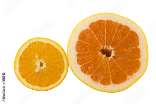 Cut of arange and grapefruit