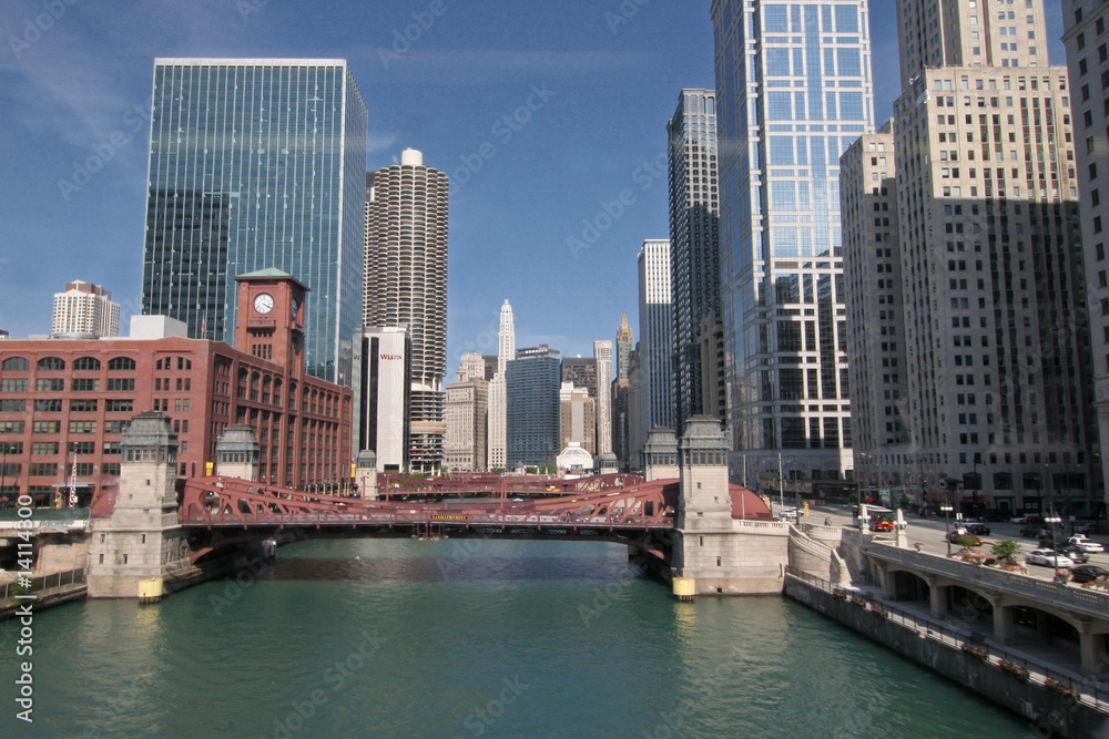 Canal et buildings,CHICAGO_USA