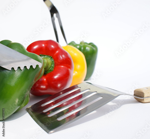 peperoni e attrezzi per la griglia