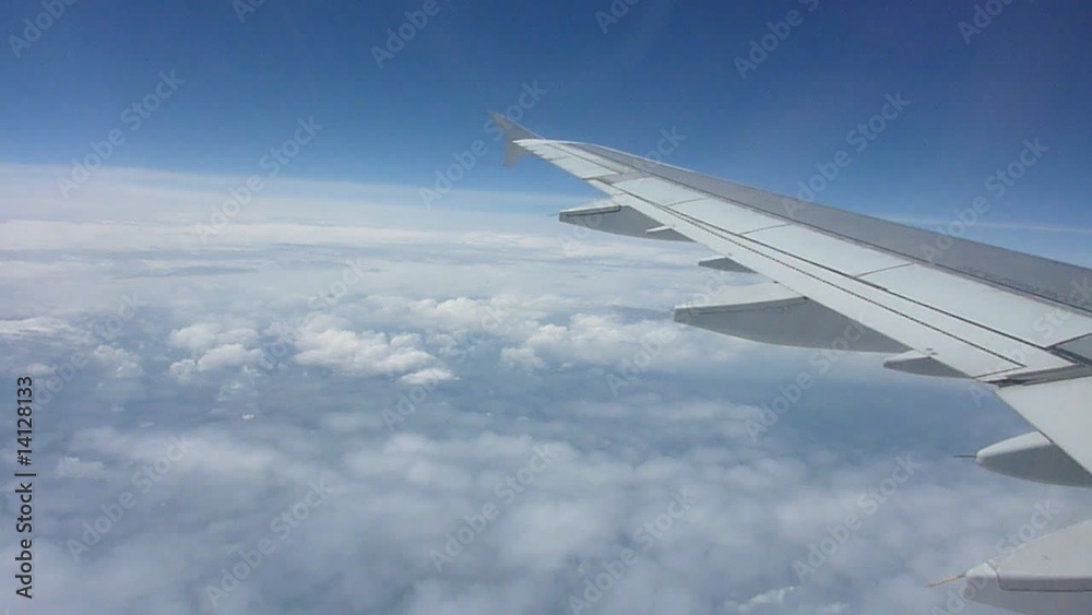 au dessus des nuages