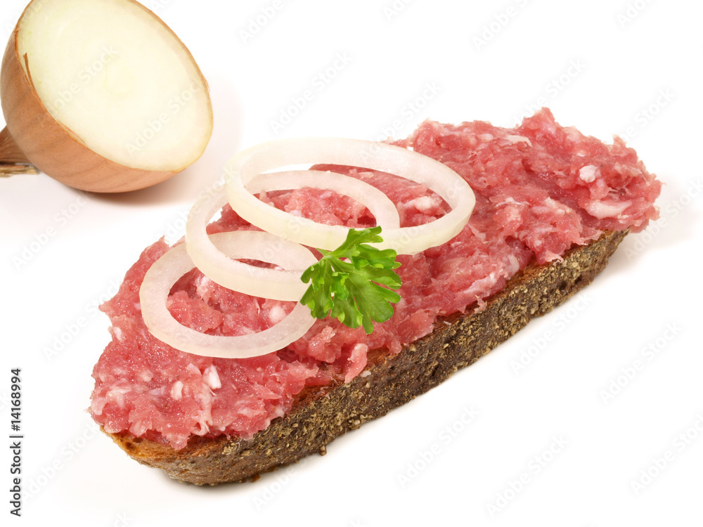 Zwiebelmett auf Brot