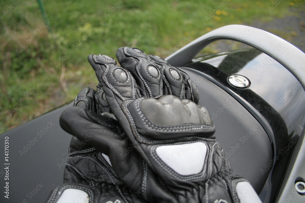 Fototapeta premium Motorradhandschuhe